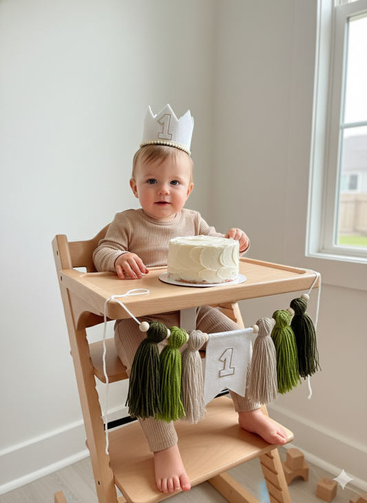 Decoración primer año bebé estilo boho minimalista, kit para silla de comer en tonos verdes de Decorarycelebrar by Sasá